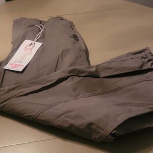 Stylish Women's Cargo Pants in Gray